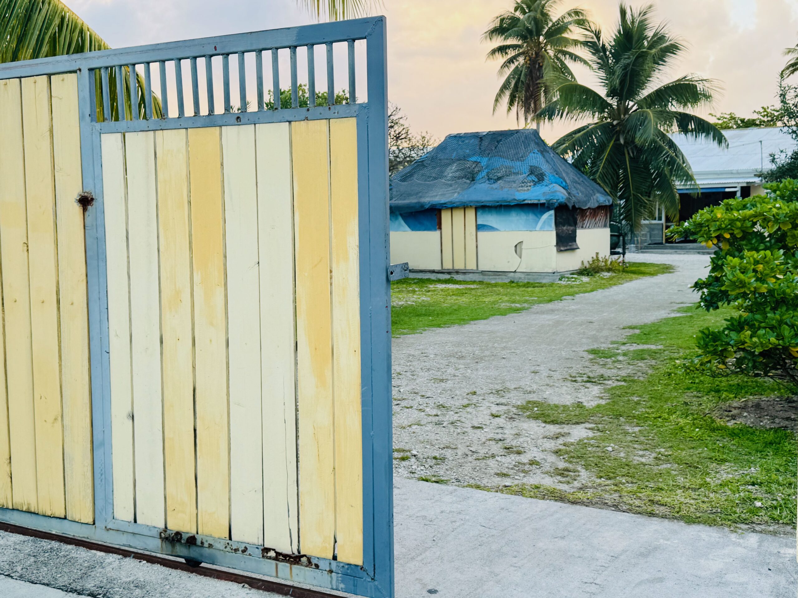 Makemo island vibe