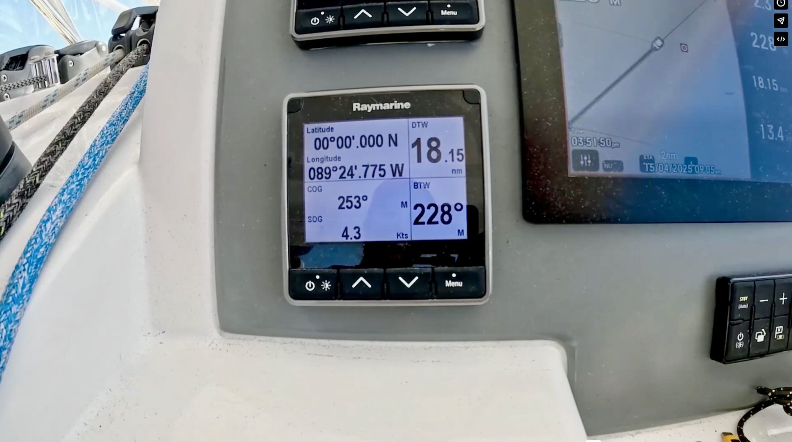 Marine display showing a latitude of 00°00.000 N.