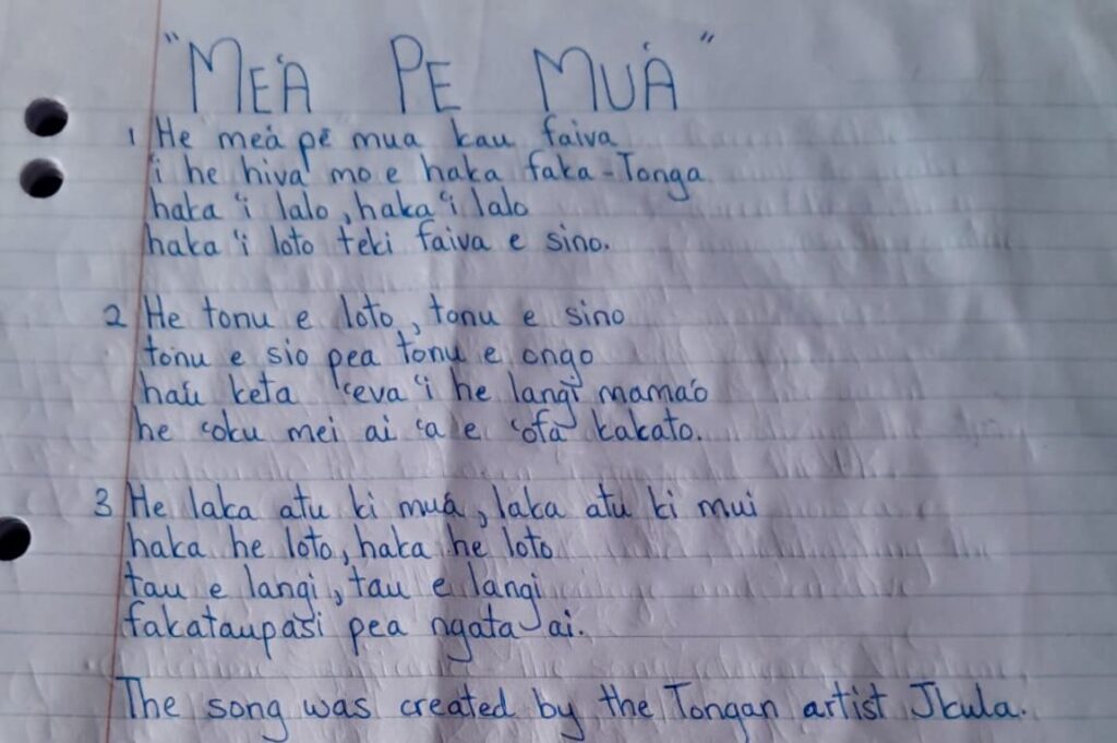 Tongan dance lesson by Anna