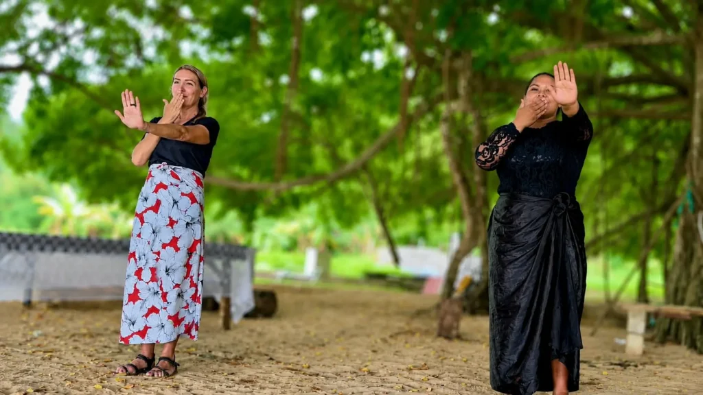 Tongan dance lesson by Anna