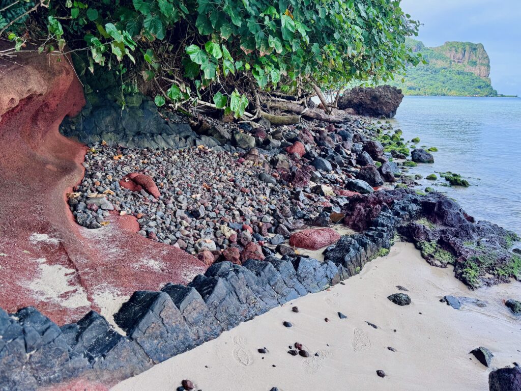 Lava rock at Point Puoro'o